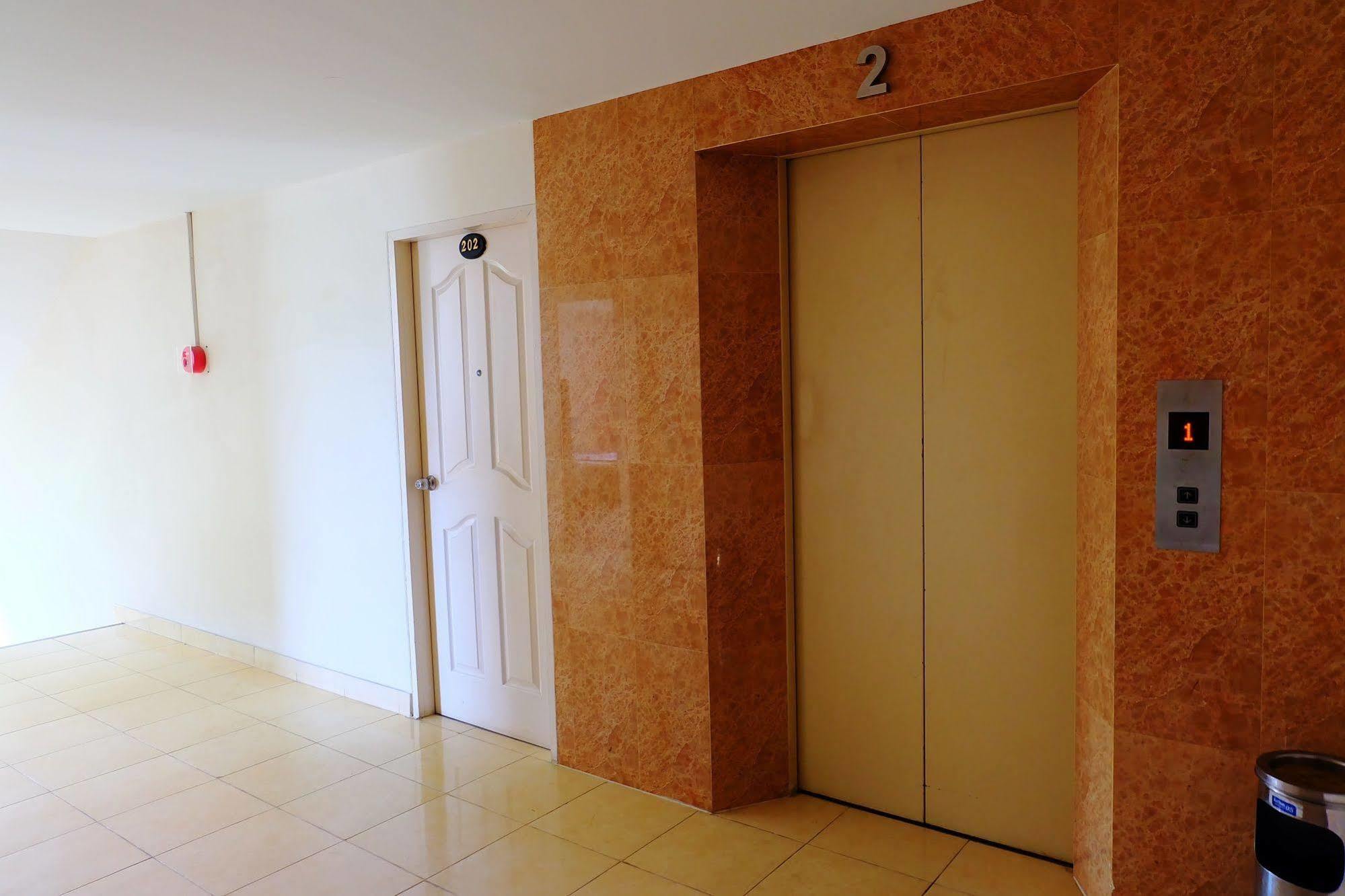 Larrivee Hotel Bang Bo Luaran gambar